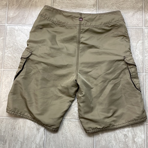 Quiksilver Board Shorts Size 31 - Picture 2 of 3